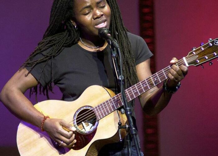 Tracy Chapman makes rare public statement about Luke Combs’ ‘Fast Car