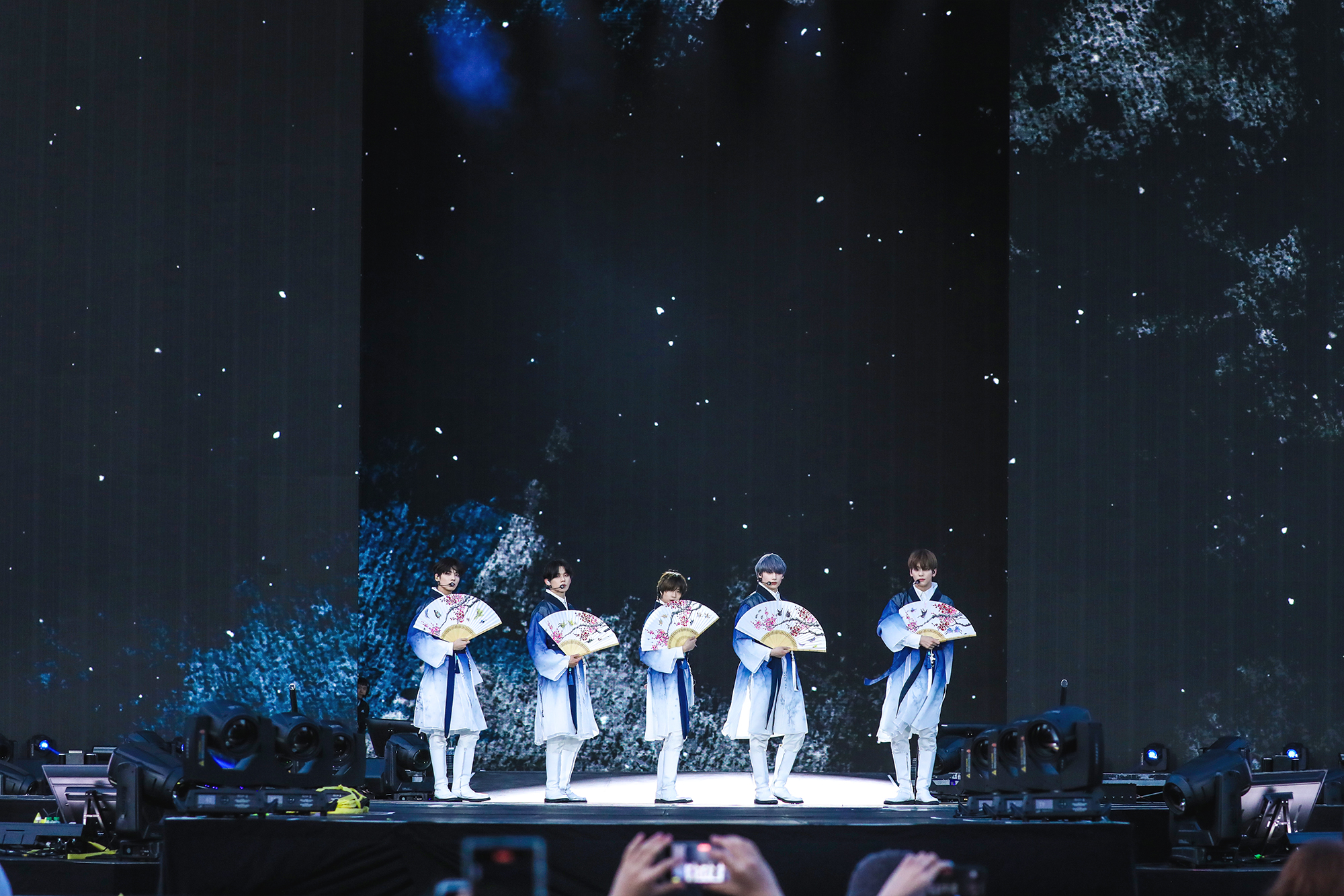 K-POP・アジア TOMORROW X TOGETHER SHINE X TOGETHER TOMORROW X TOGETHER Announces 2023 World Tour: See the Dates