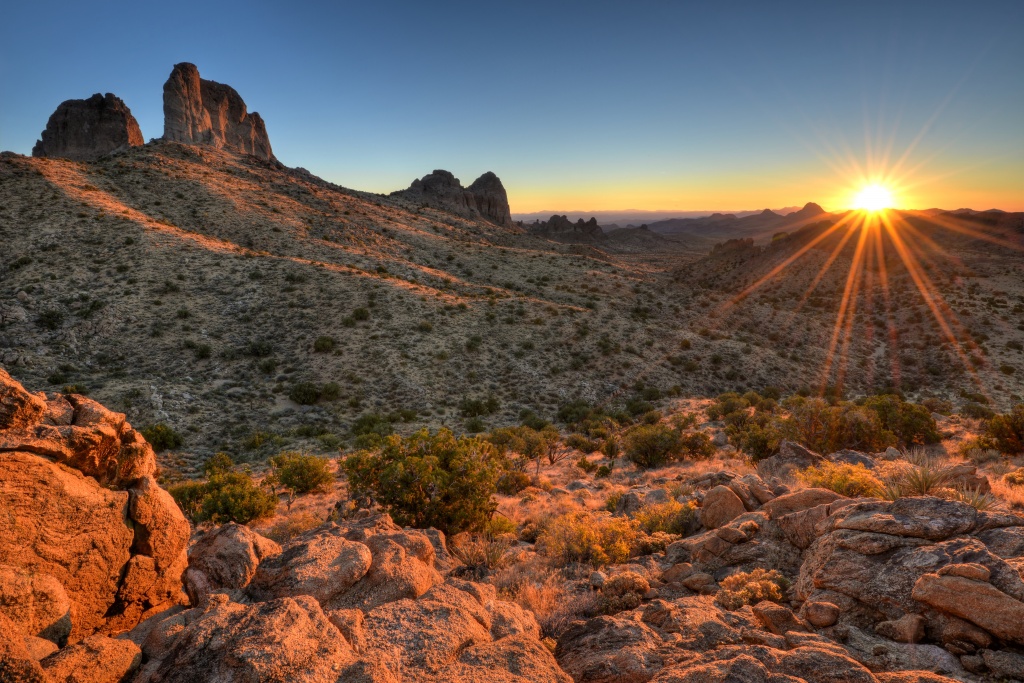 USA, California, Sunrise in Mojave National Preserve GreenState