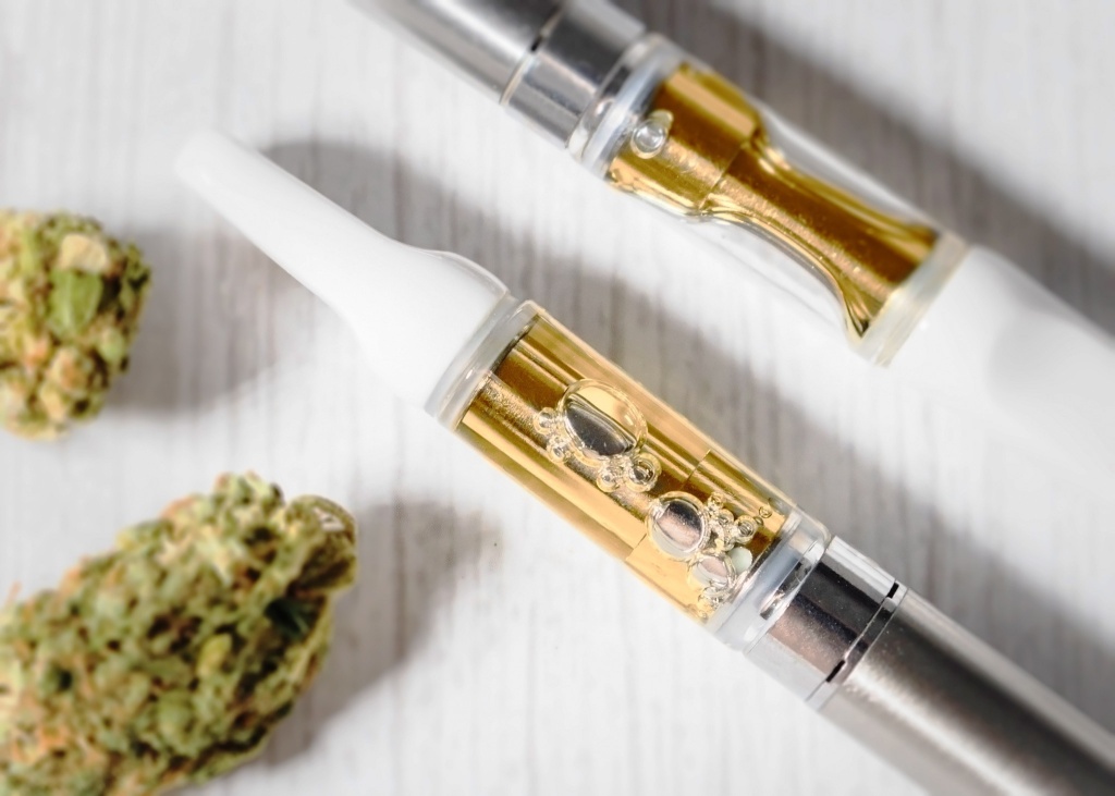 cannabis cartridges and nugs carts vape