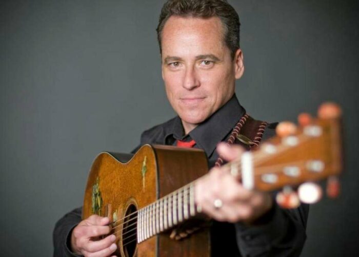 Texas roots singer embodies how musicians survive our new era Datebook