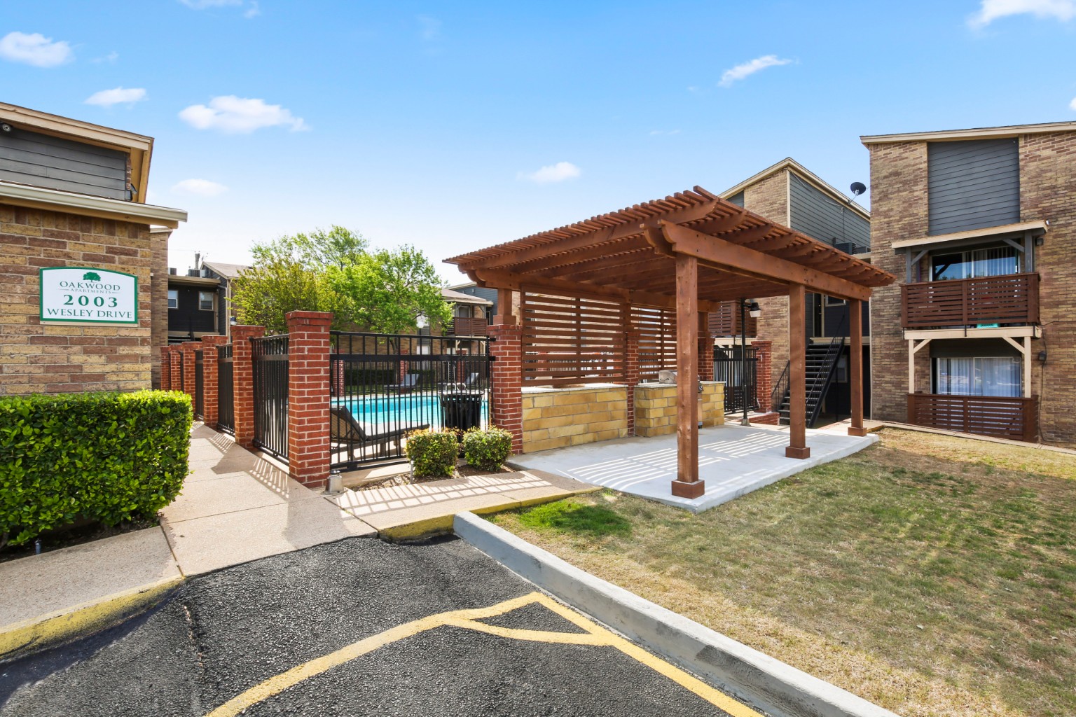 Oakwood Apartments Arlington, TX