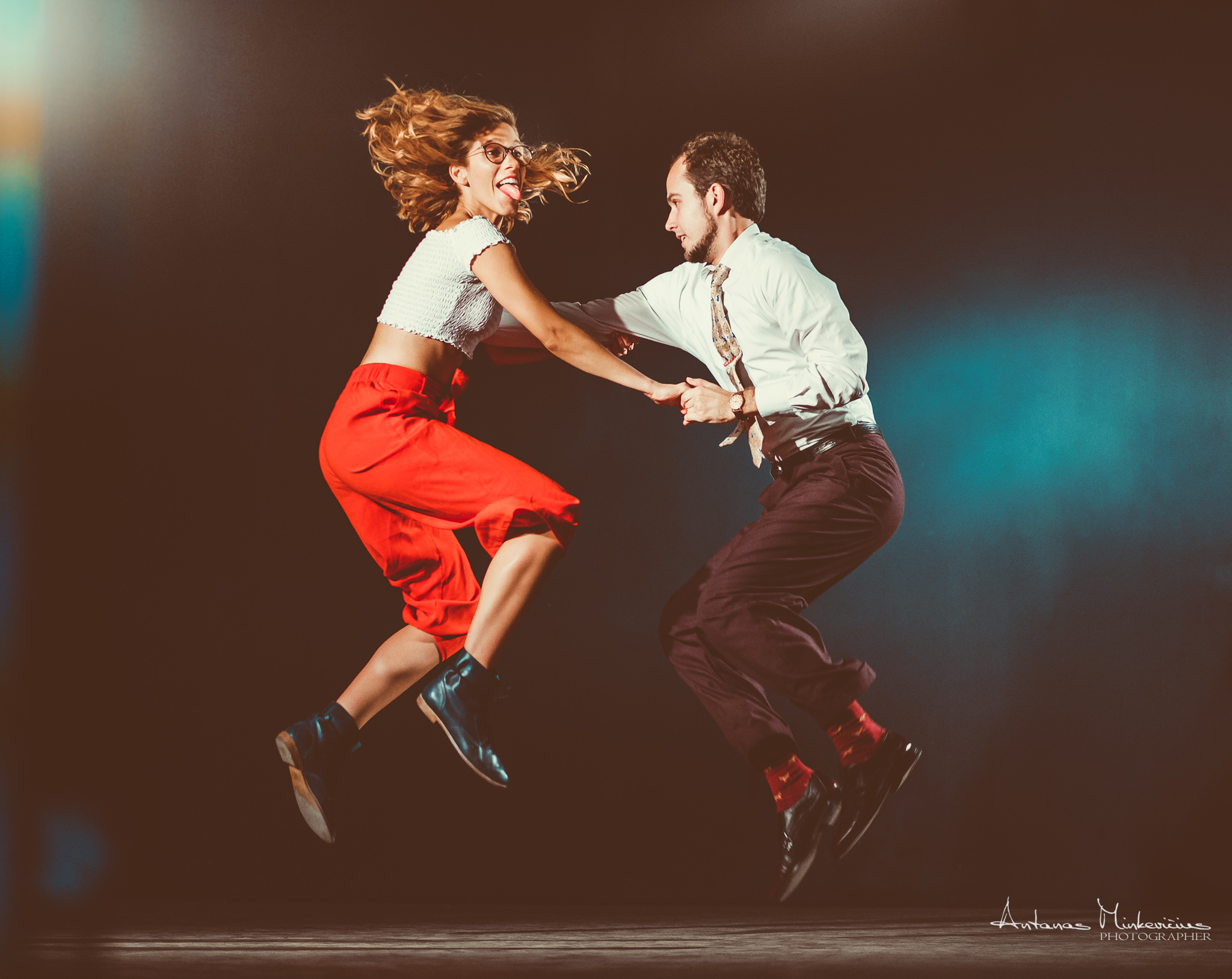 Lindyhop dancers