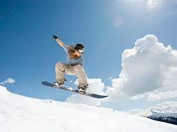 female snowboarder