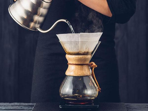 Brewing slow coffee