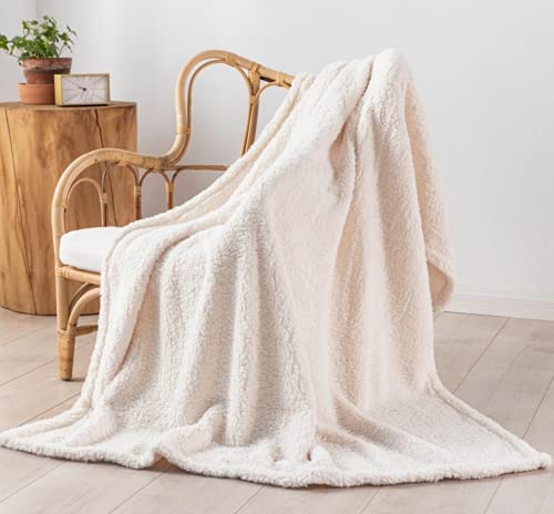 Comfortable white blanket