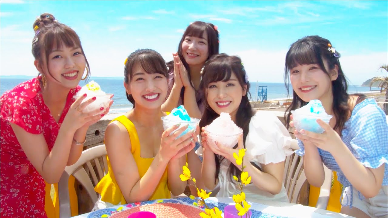 Idol group with five girls