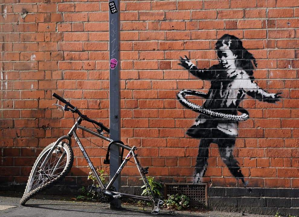 hula hoop girl graffiti