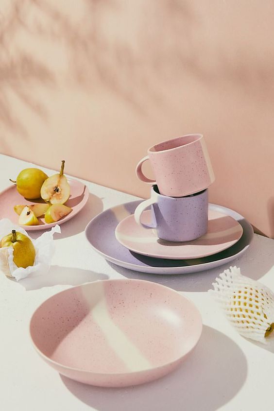 Dual-toned dinnerware