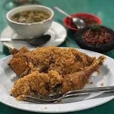 Fried chicken at Ayam Goreng Suharti restaurant