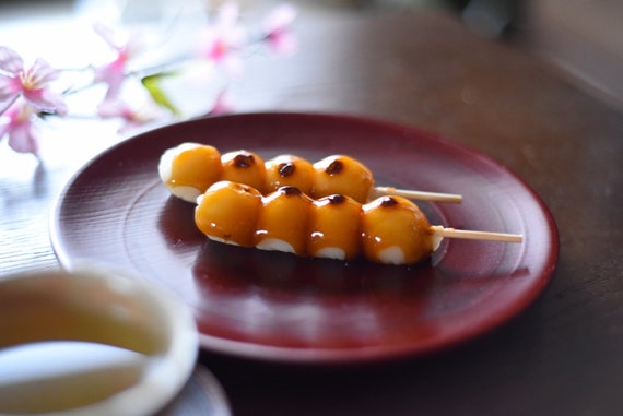 Mitarashi dango