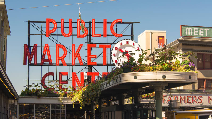 Sign for Pike's Place market