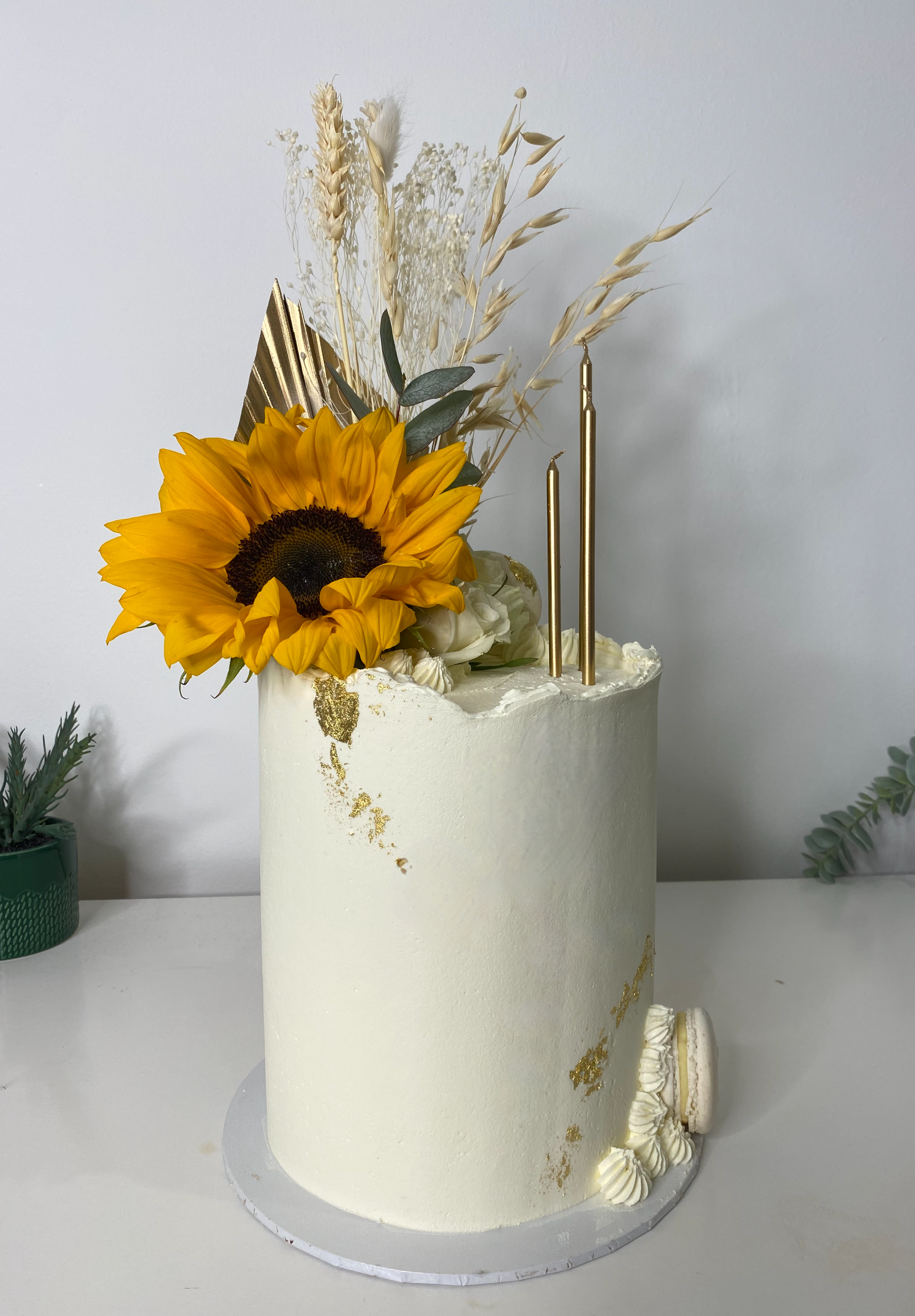 white floral cake