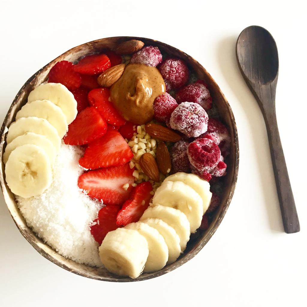 Breakfast Bowl: Banana Berry Heaven