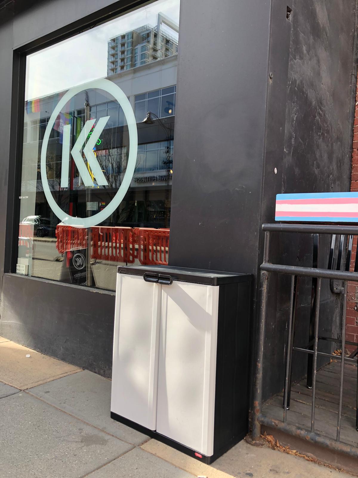 KK pantry with window