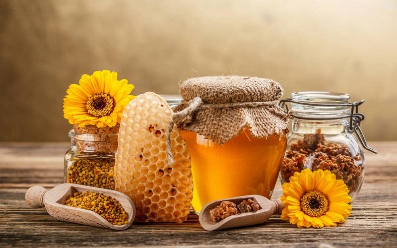 Honey Jar, pollen and propolis