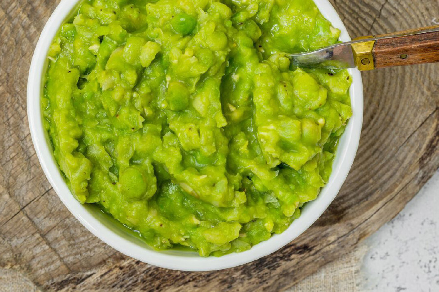 A bowl of mushy peas