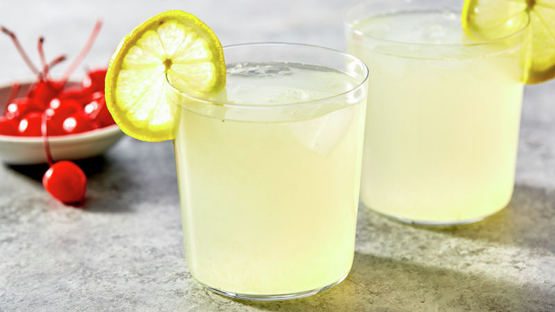 lemonade in two glasses