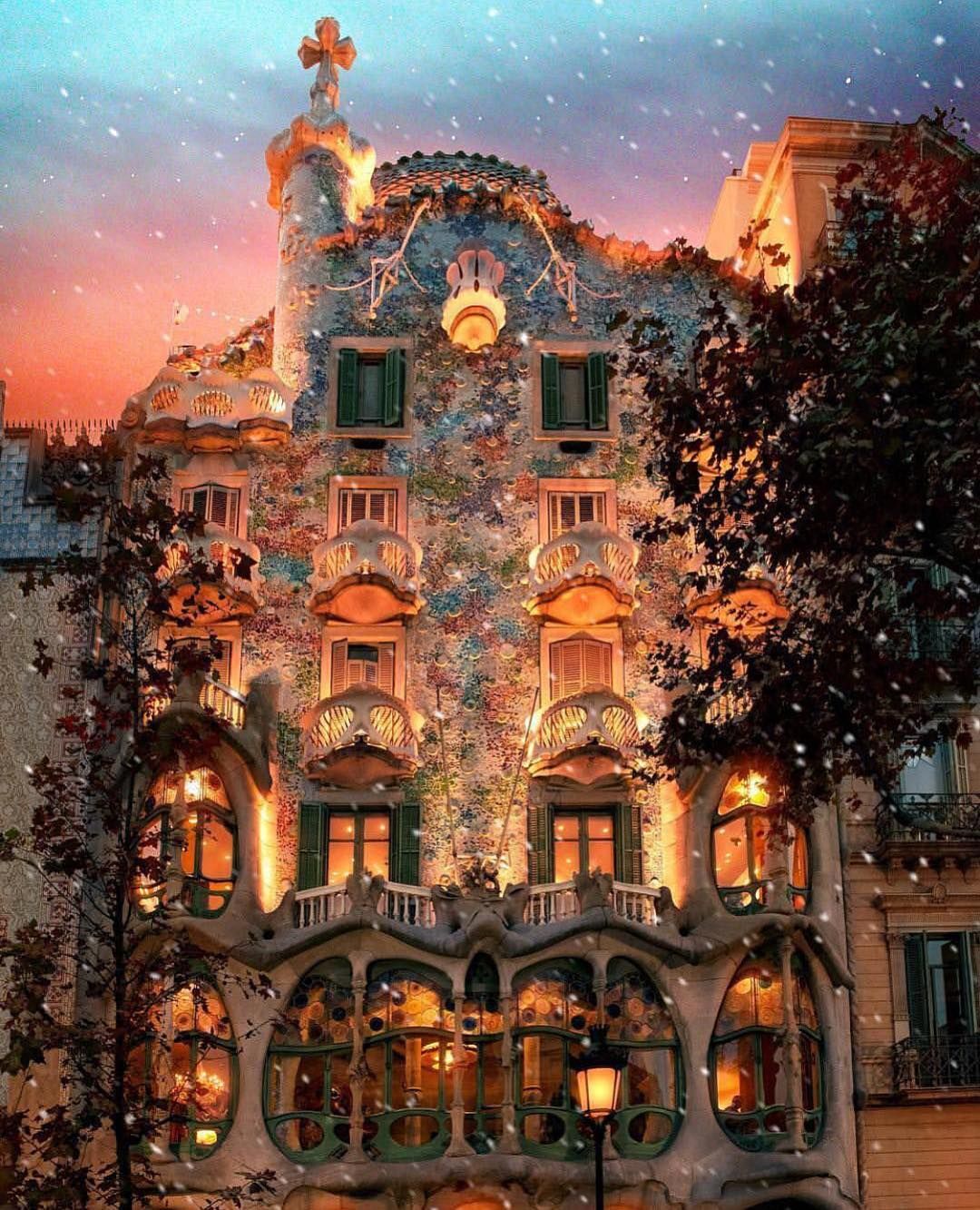 Casa Battlo Amanecer