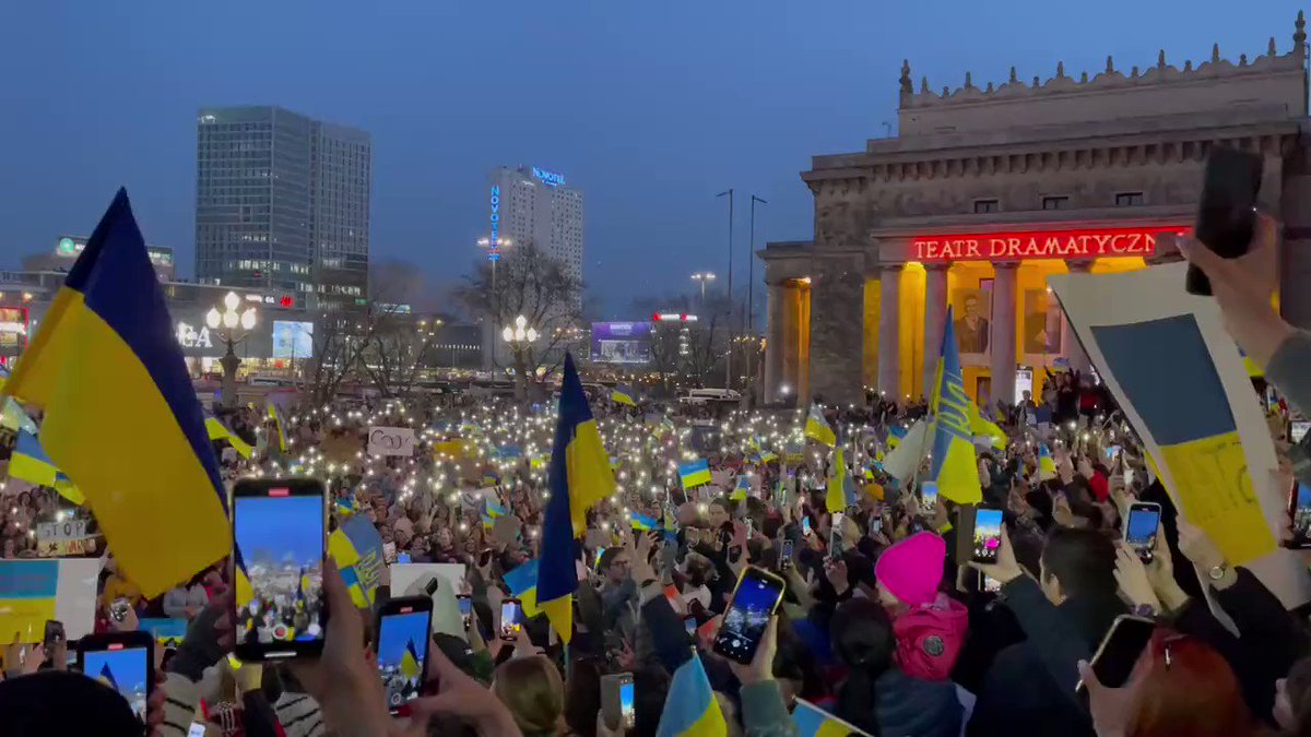 people support Ukraine in Poland