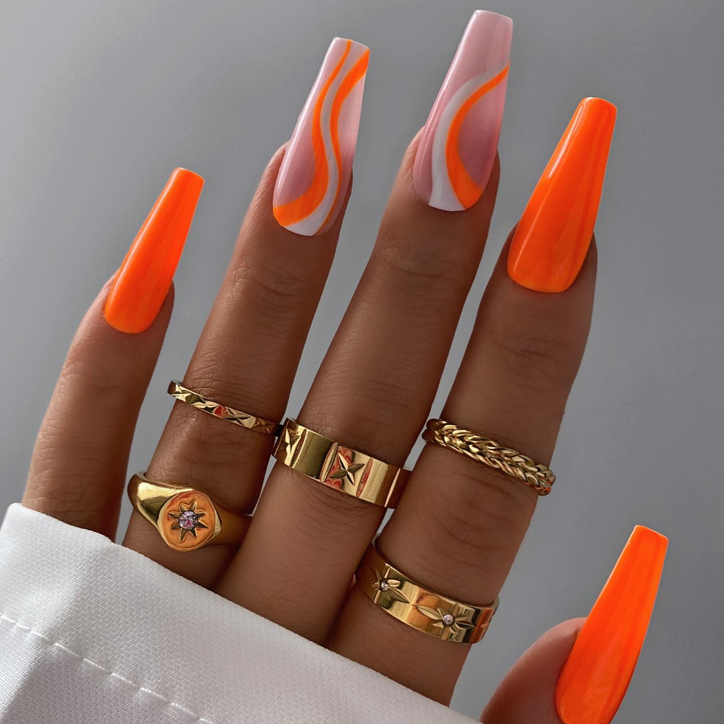 orangeCreamNails