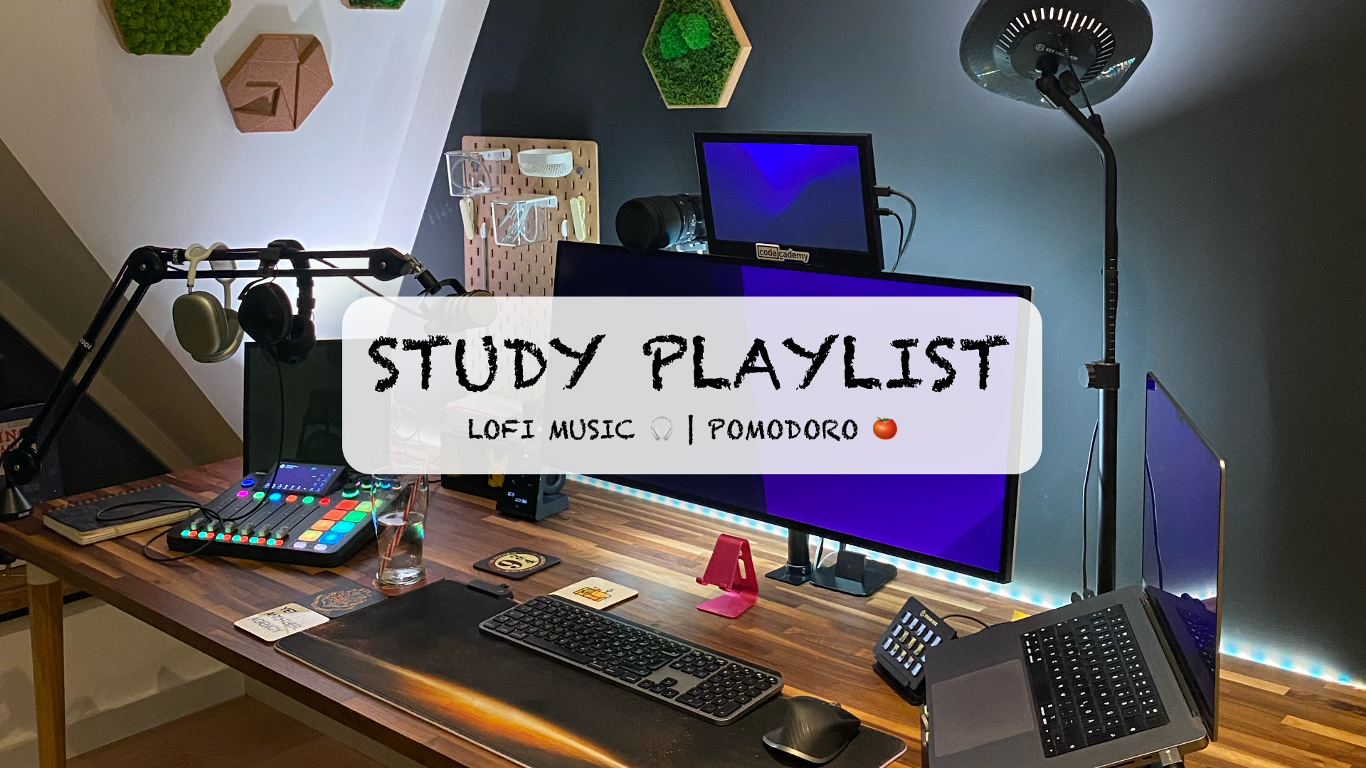 Image of one Office Desk Setup in E-Commerce WG