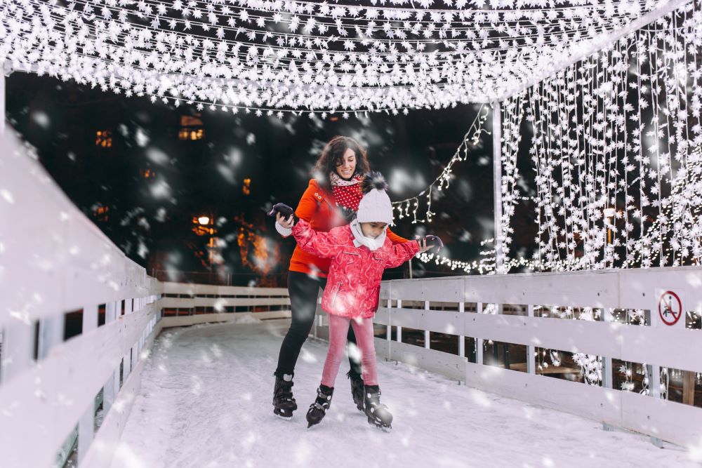 kid has fallen down ice skating