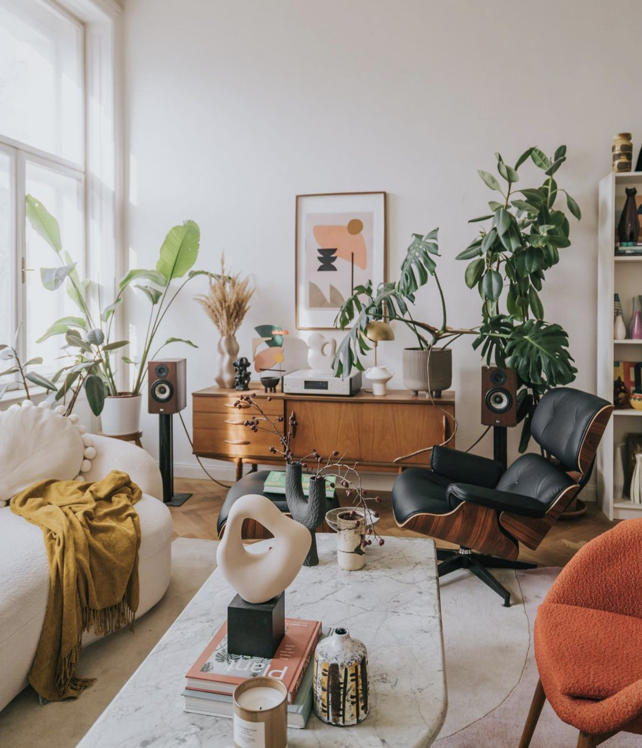 Beautiful and colorful living room with art