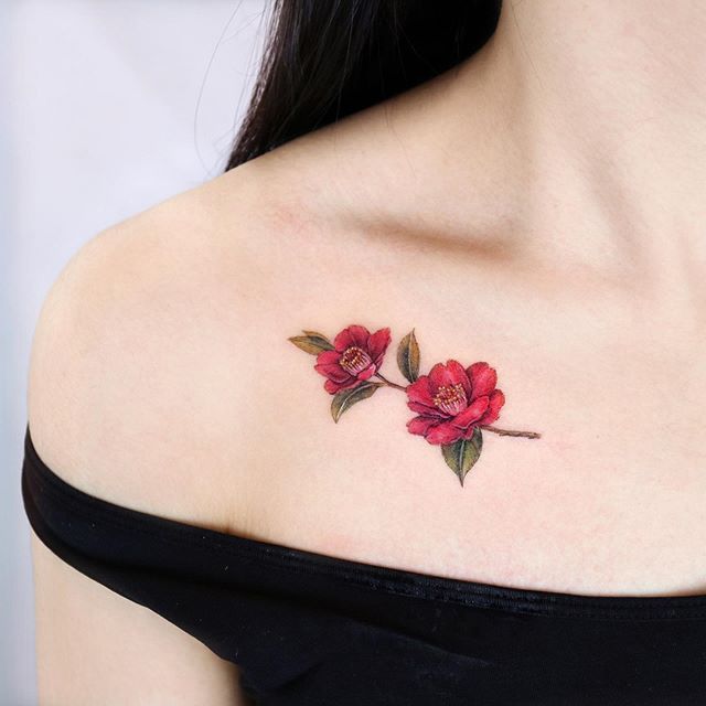 camellia-tattoo-on-collarbone