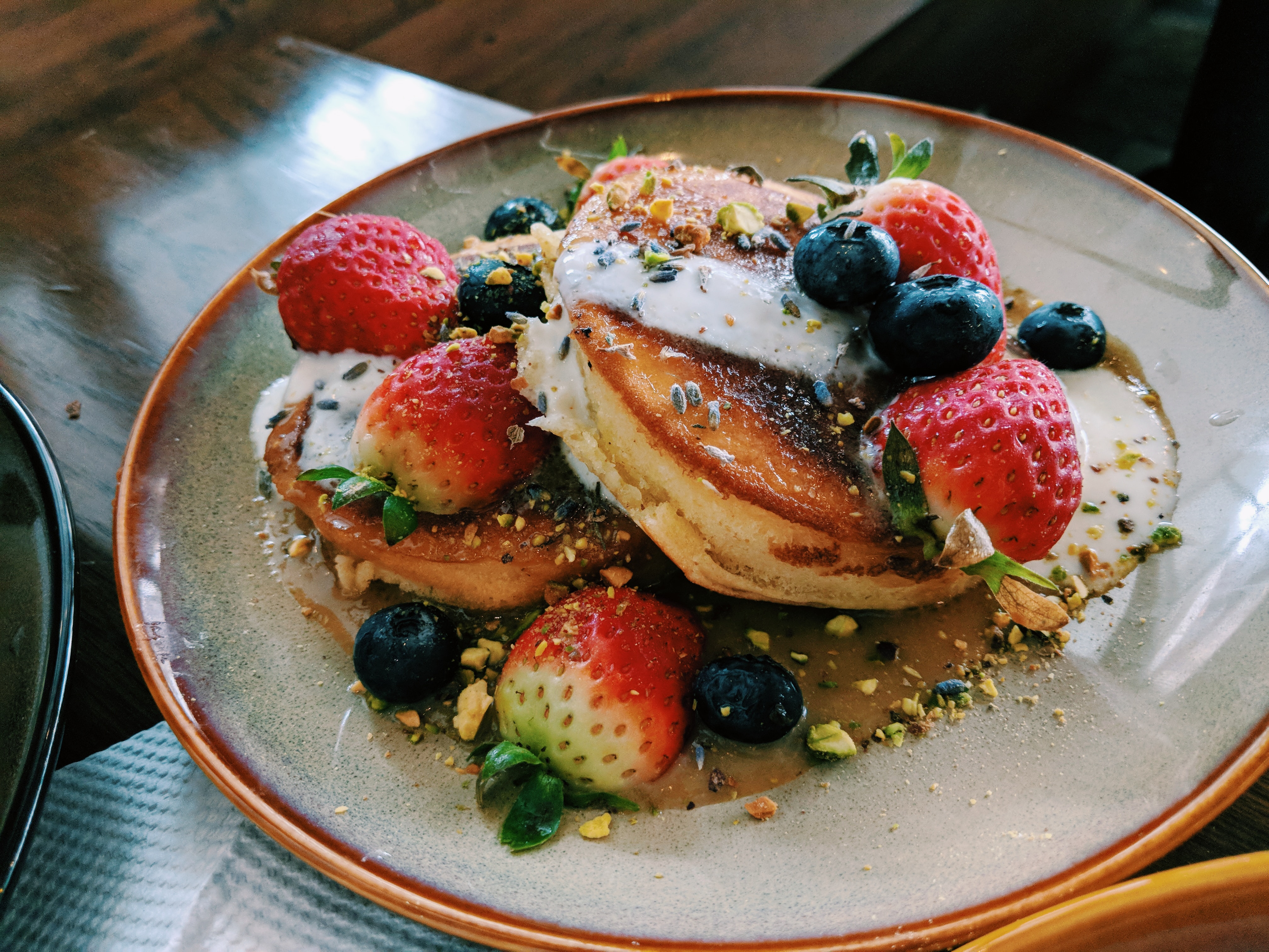 pancakes and berries