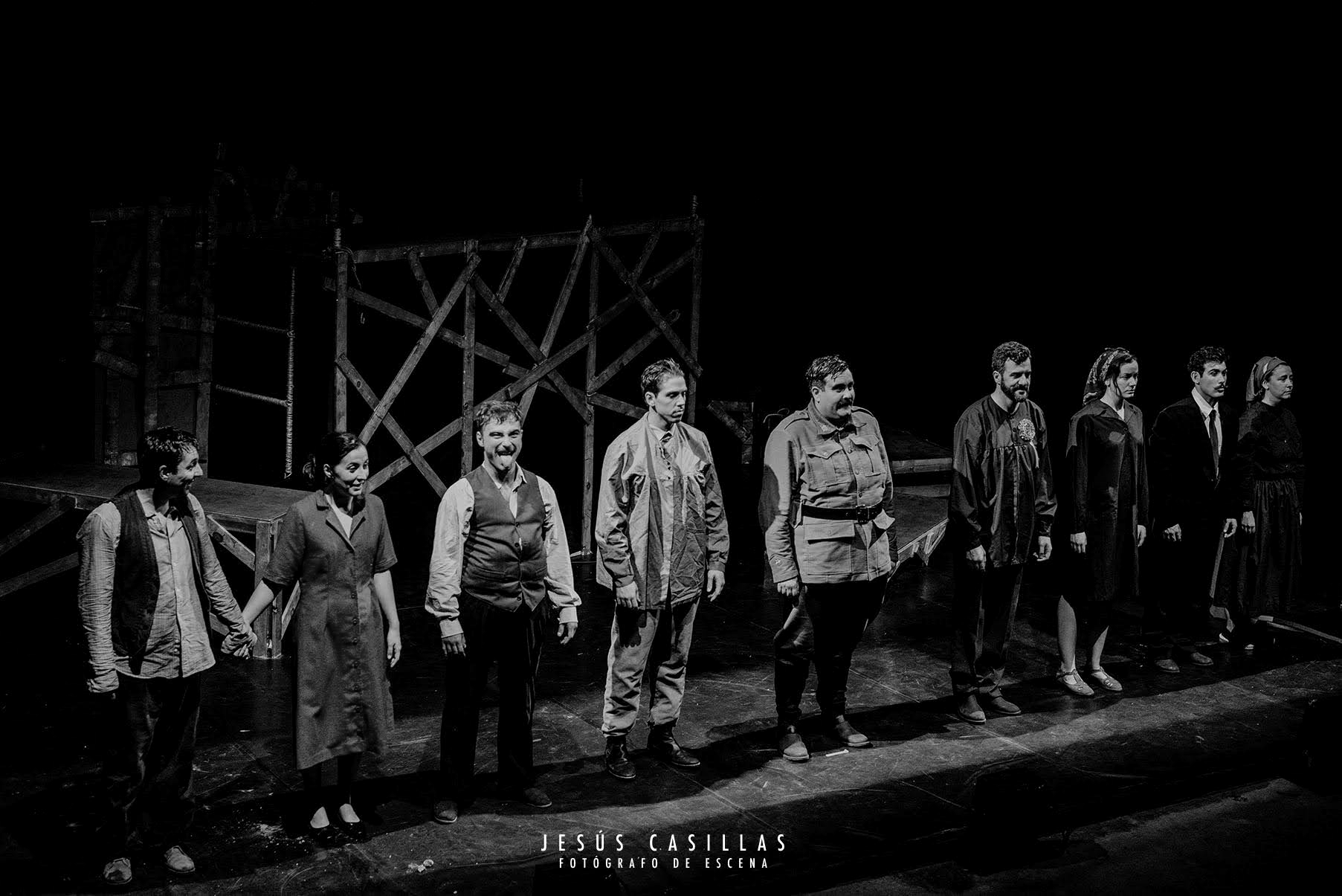 Actors greeting at the end of the show