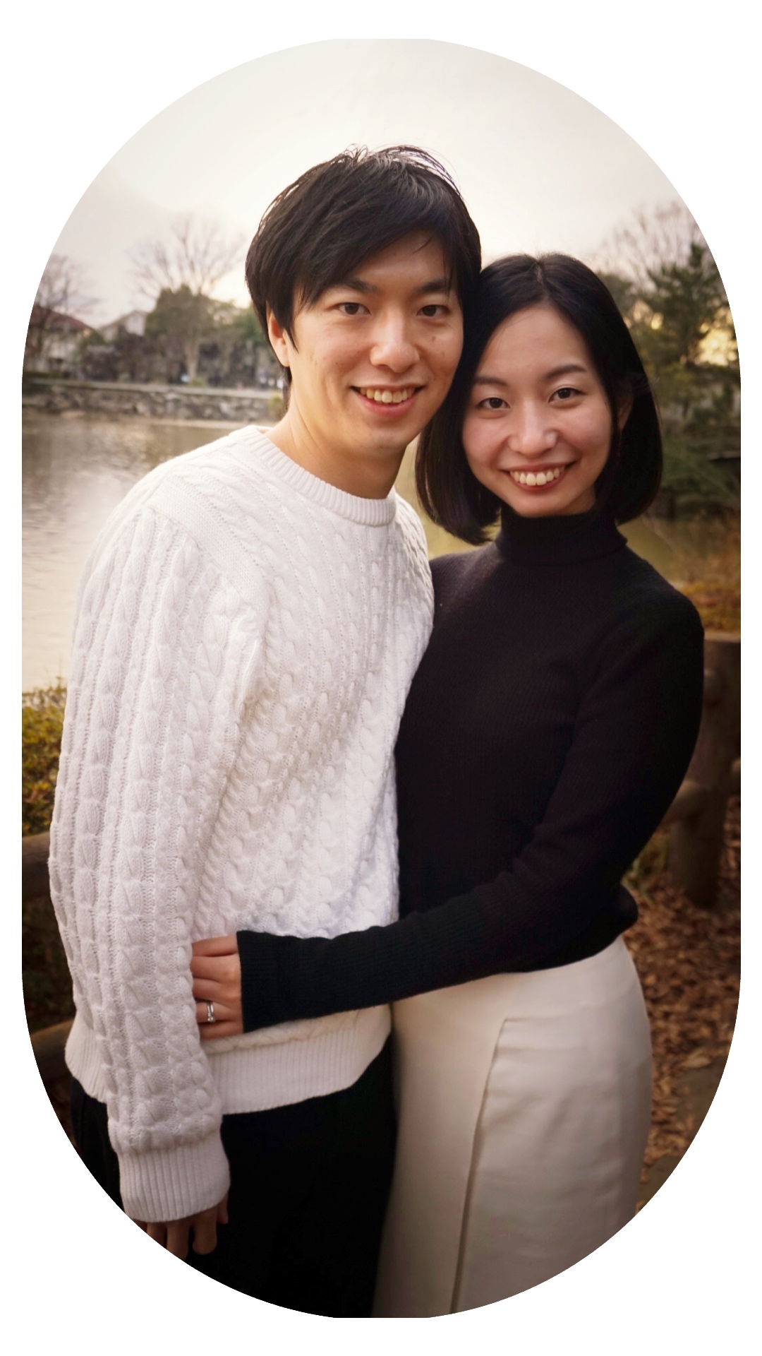 A couple posing for their prenuptial photos