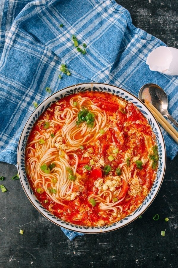 tomato ramen noodle soup