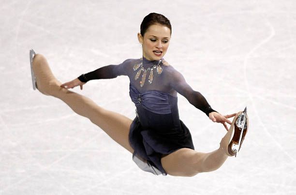 Sasha Cohen (USA) infamous split jump