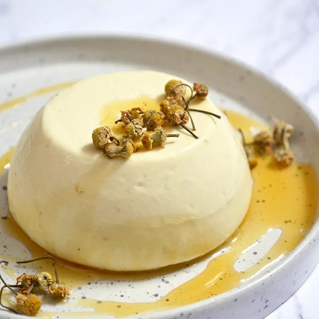 honey chamomile panna cotta