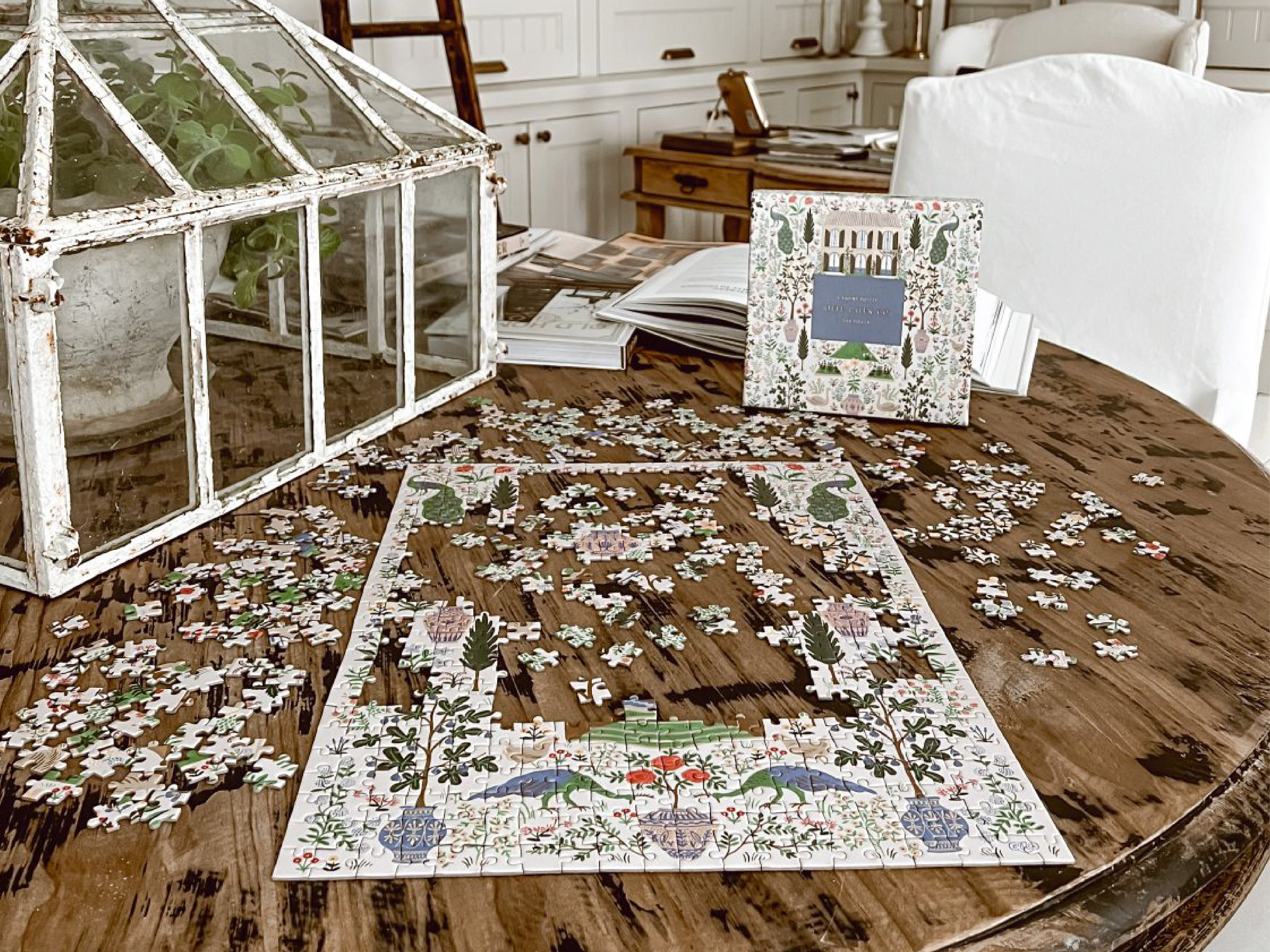 livingroom-table-puzzle-pieces