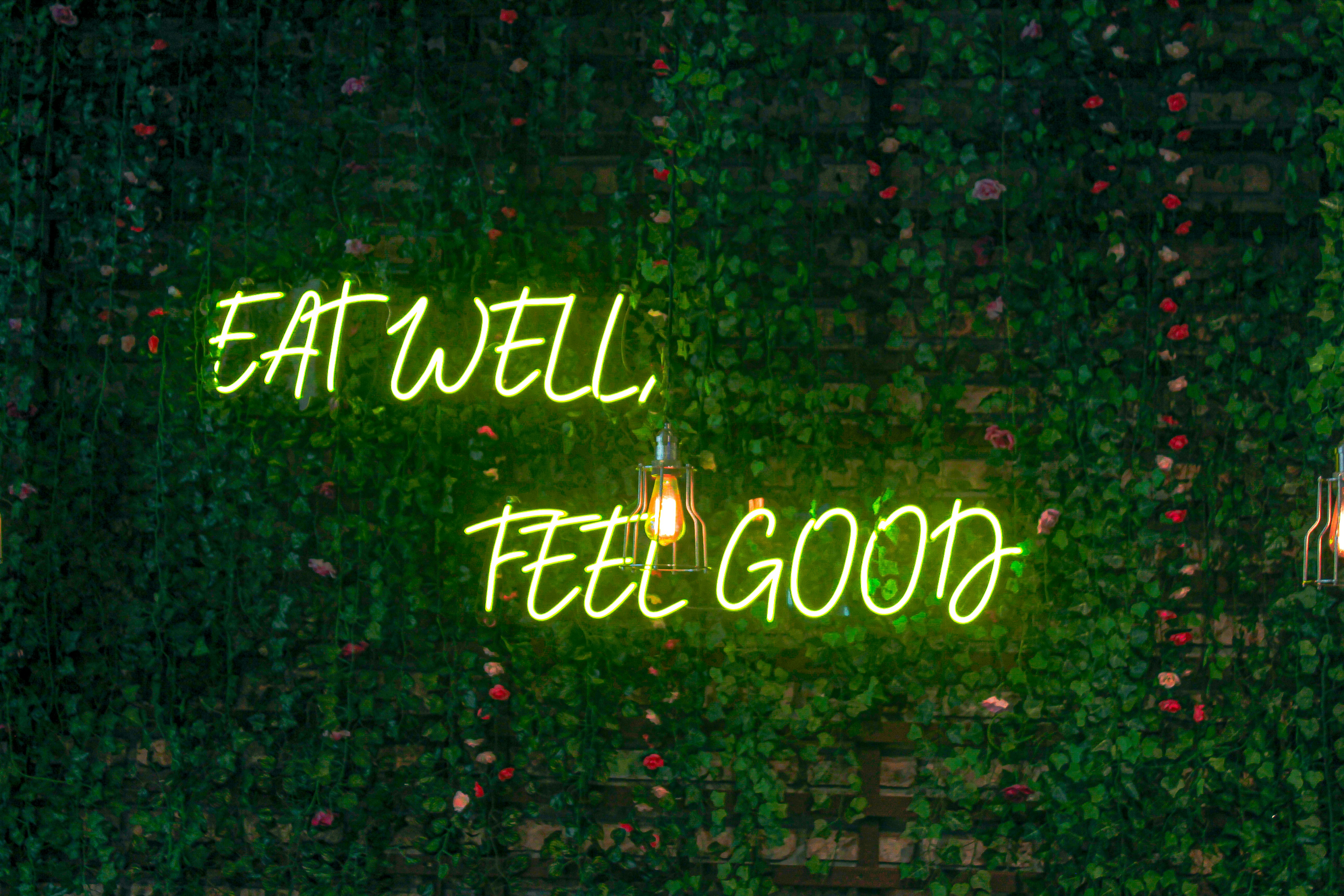 eat well feel good text