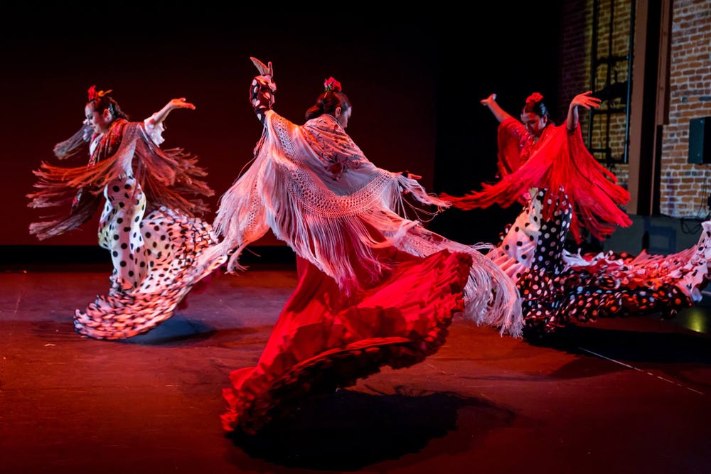 flamenco-dancers