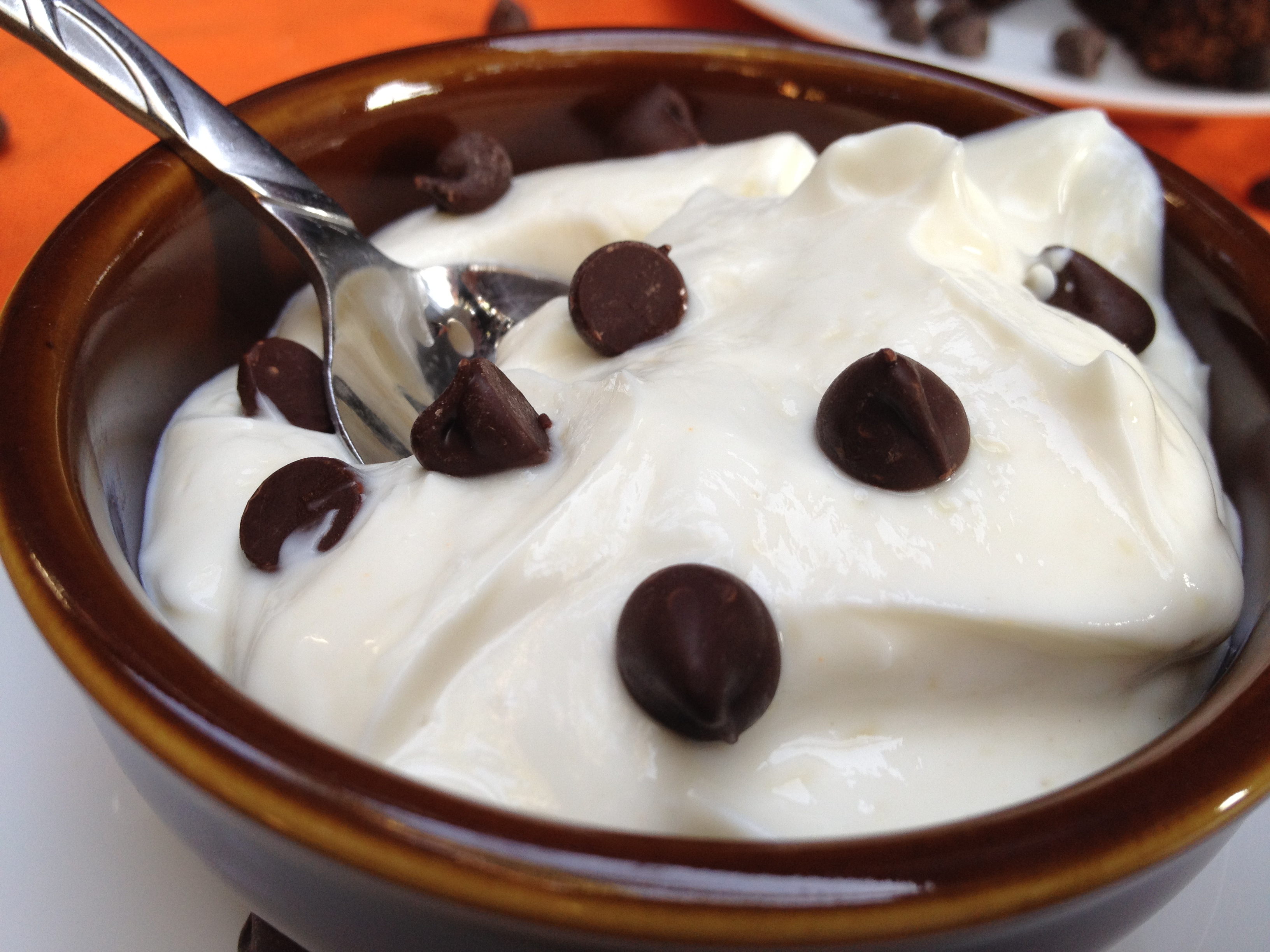 chocolate chip yoghurt