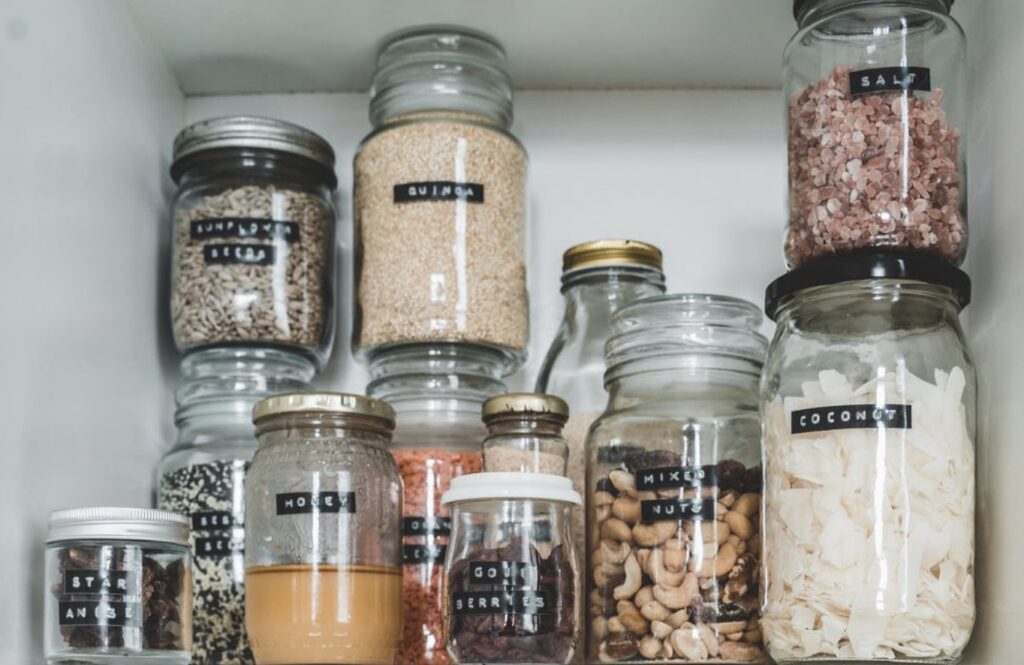 potten met ingrediënten