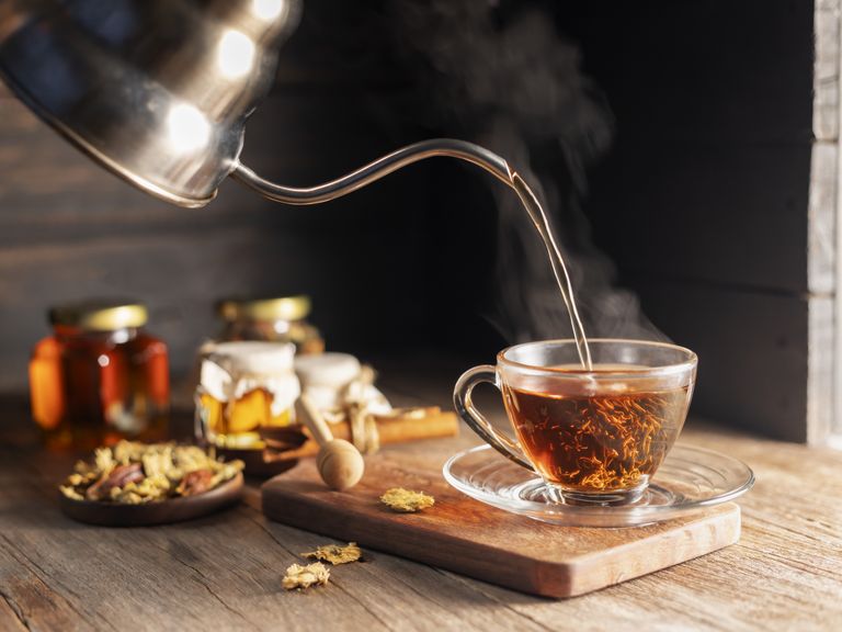  Picture of pouring tea in a glass