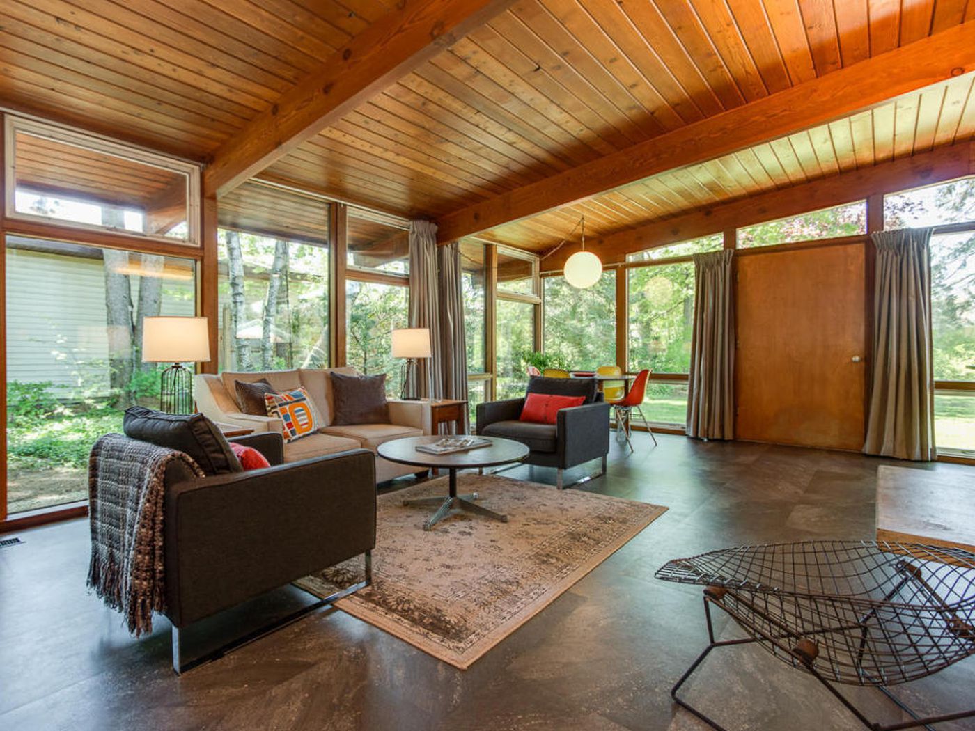 floor to ceiling windows