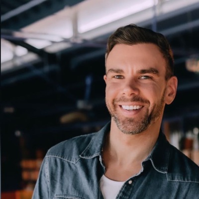 Matt Delac smiling, CEO od shecodes