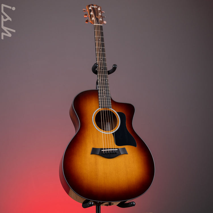 An image of an acoustic guitar