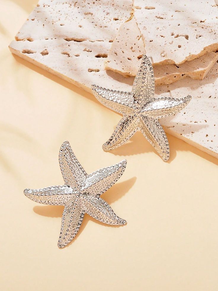 silver starfish stud earrings