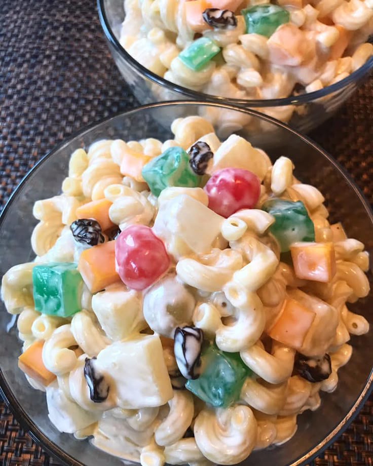 macaroni salad dish