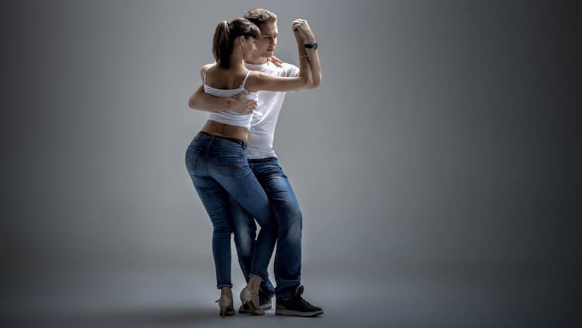 couple dancing bachata