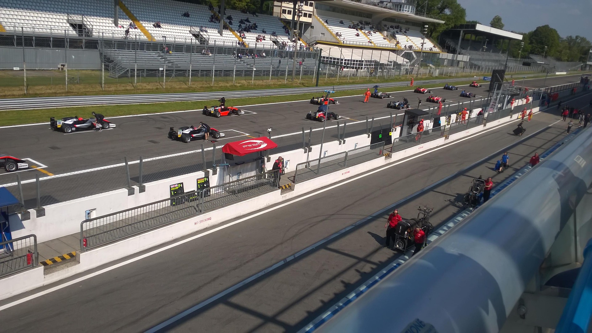 F1 Grid