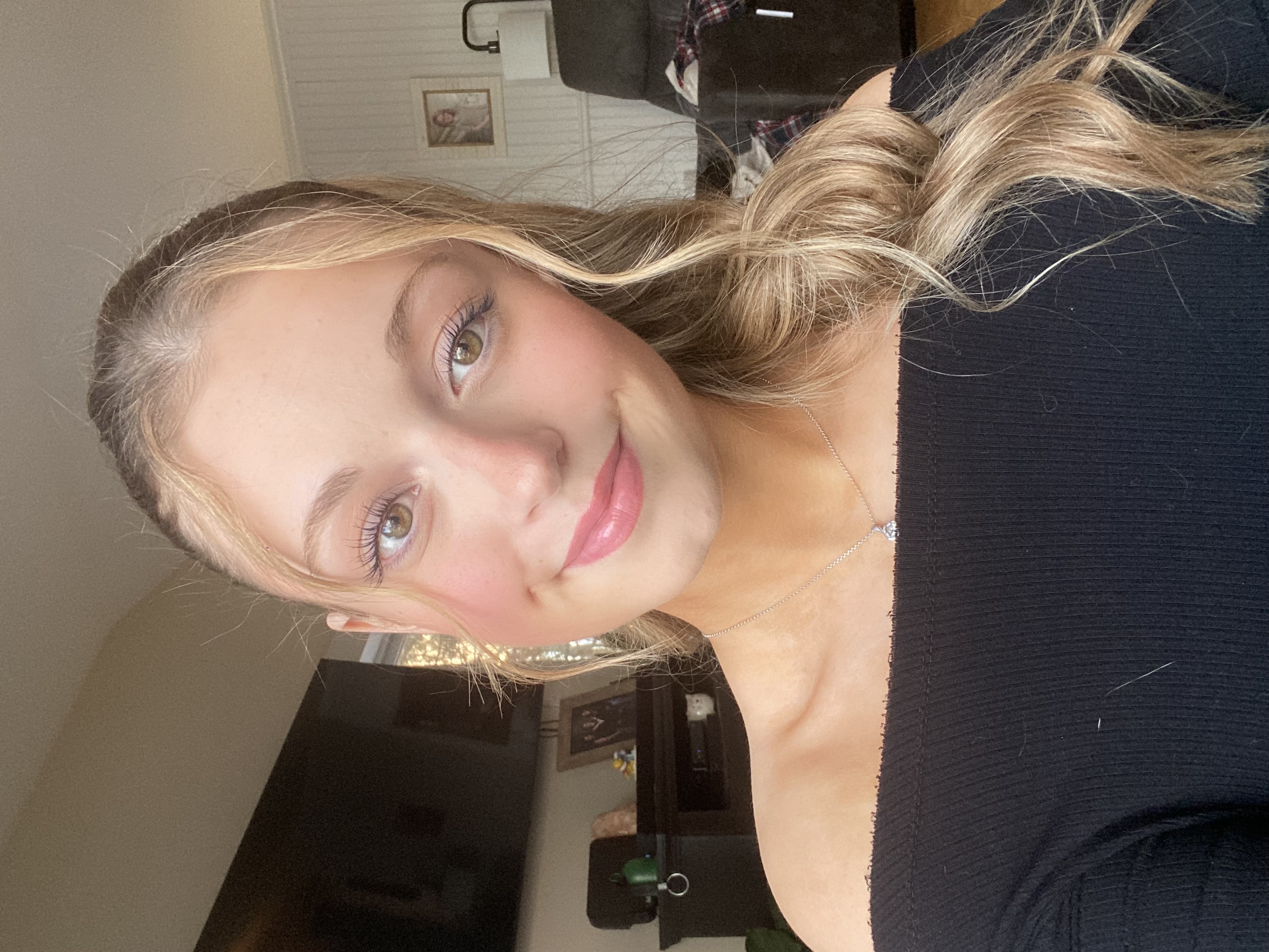 次のアバター： Molly