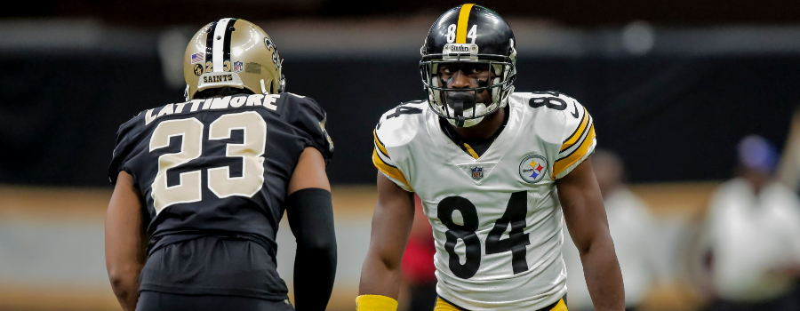 Pittsburgh Steelers wide receiver Antonio Brown (84) works against New Orleans Saints cornerback Marshon Lattimore (23) during the first quarter at the Mercedes-Benz Superdome.